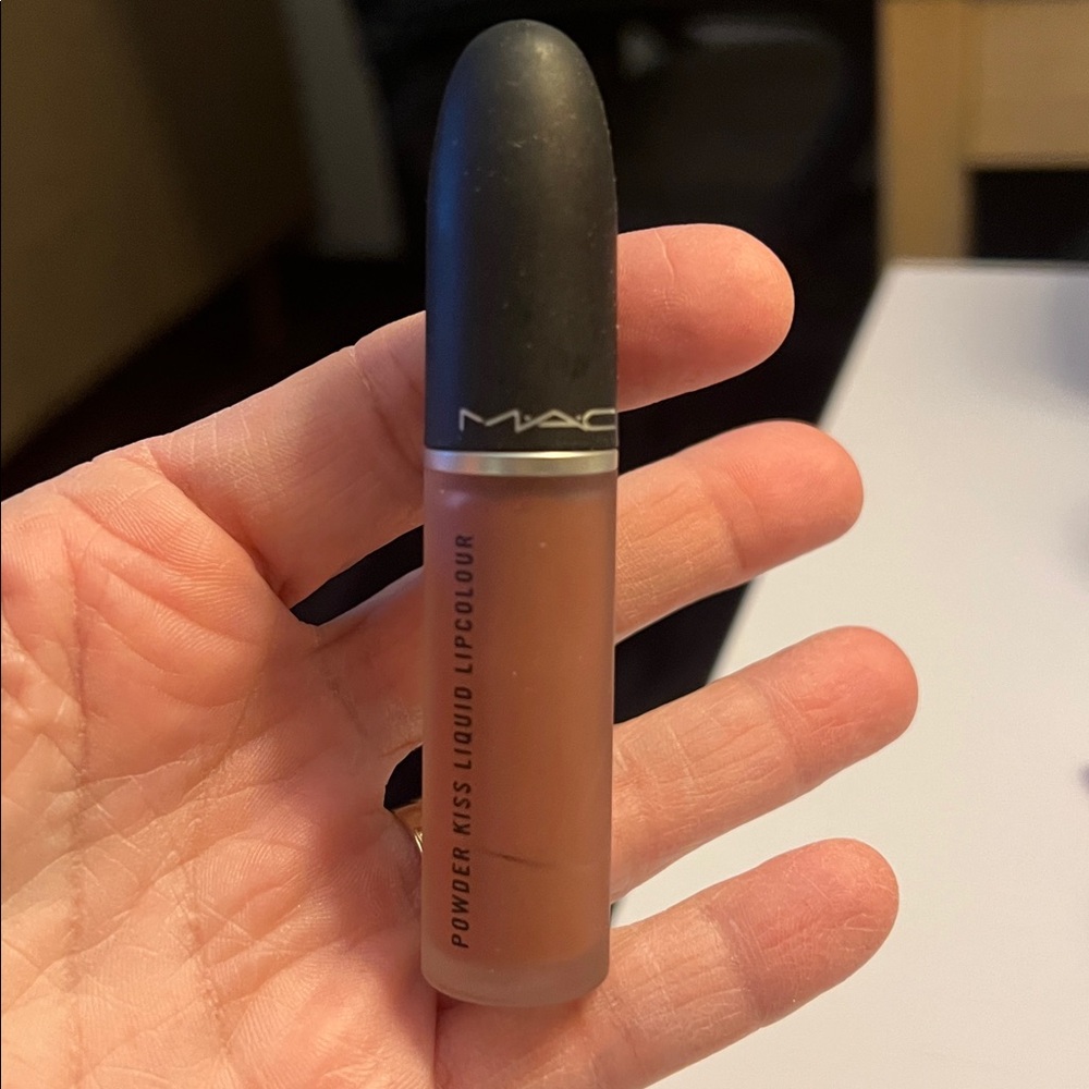 MAC Cosmetics Powder Kiss Liquid Lipcolour - Soft Brown - Picture 4 of 5